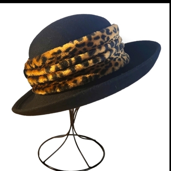 Cappelli Black Kettle Brim Leopard Print Furry Band Wool Felt Hat OSFM - Picture 1 of 8